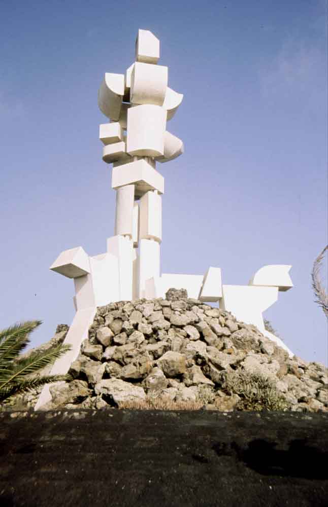 24 - Lanzarote, monumento al Campesino